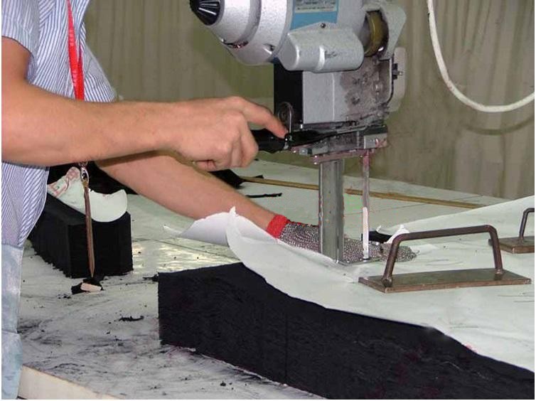 The limits of stainless steel ring mesh gloves